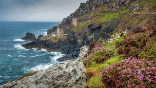 Cliff castle ocean tower medieval - the ocean and a cliff free wallpaper