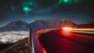 City mountain night red light - elsa bleda free wallpaper