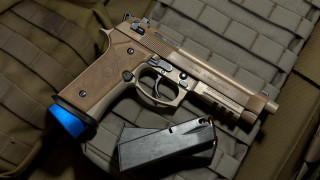 Gun knife fabric bag ground - a gun and a knife free wallpaper
