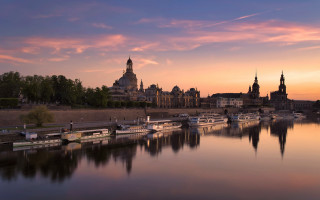 Boats harbor sunset city bridge - a group of boats free wallpaper