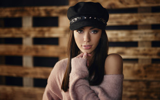 Woman hat portrait blurry cosplay - a wooden wall free wallpaper for desktop