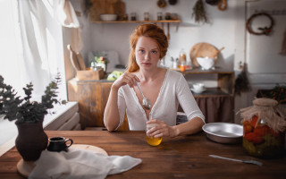Woman food table blurry apple - a spoon free wallpaper