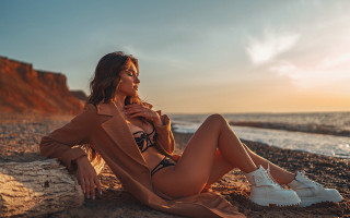 Beach sunset woman bronze sculpture - sunset free wallpaper