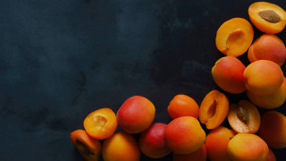 Apricots table black surface summer - a black surface free wallpaper