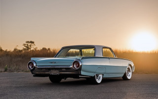Blue car sunset dawn cinematic - the sun shining behind free wallpaper