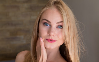 Blonde blueeyes rococo photorealistic portrait - facial feature free wallpaper
