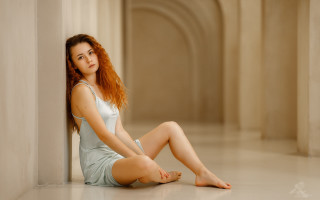 Woman sitting hallway photorealistic portrait - neoclassicism free wallpaper for desktop
