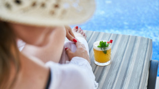 Woman drink pottedplant blurry closeup - product photo free wallpaper