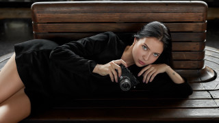 Woman bench camera blackhair lips - canon eos r 3 free wallpaper