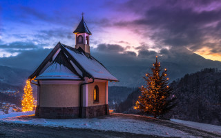 Church mountain christmas tree night - a church free wallpaper