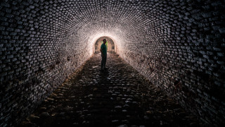 Dark tunnel light star fence - underground free wallpaper