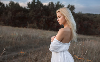 Woman white dress field autumn - tall grass and trees free wallpaper