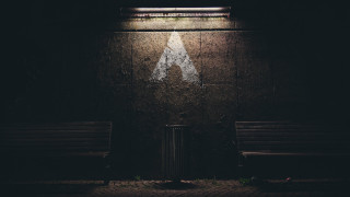 Dark room benches light sign - angular free wallpaper