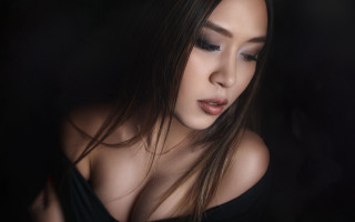 Woman blackdress blowinghair portrait jewelry - the wind free wallpaper for desktop
