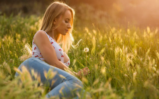 Woman field dandelion sunlight blonde 2 - a dandelion free wallpaper
