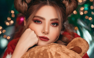Christmas woman teddy bear bokeh - a teddy bear free wallpaper for desktop