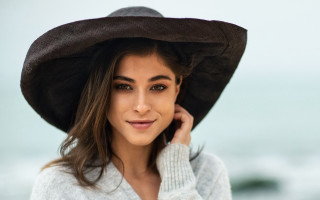 Woman hat sweater beach phone - her ear free wallpaper for desktop