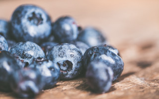 Blueberries wooden table bokeh outdoors - berry free wallpaper