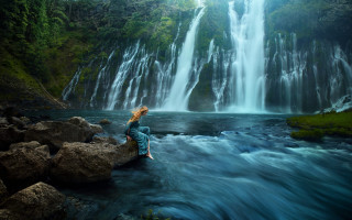 Woman waterfall rock bluehair nature - annie leibovitz free wallpaper