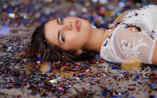 Confetti glitter christmas lying blurry - closed free wallpaper