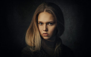 Blonde woman blue eyes serious 5 - anka zhuravleva free wallpaper