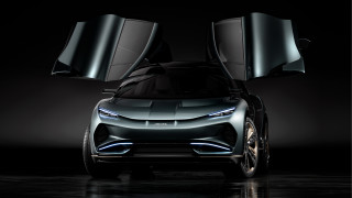 Futuristic car two doors open - cao zhibai free wallpaper