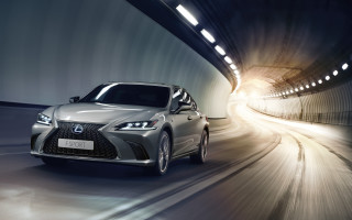 Silver car tunnel night lights - a tunnel free wallpaper