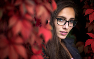 Woman glasses autumn leaves bokeh - glass free wallpaper