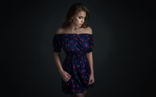 Annabel kidston portrait dress floral - kitsch movement free wallpaper