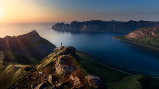 Mountain top lake sunset cliff - a mountain top free wallpaper
