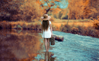 Woman hat river suitcase dog - a woman in a hat free wallpaper