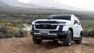 White toyota truck mountains dirt - a mountain range in the background free wallpaper
