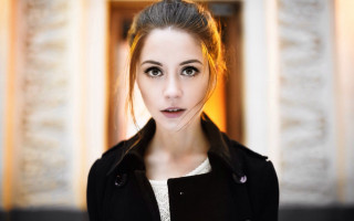 Woman black coat white shirt - perfect free wallpaper