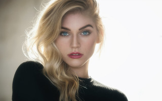 Blonde haired blue eyed portrait 2 - blue eye free wallpaper