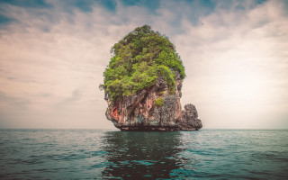 Small island ocean tree sky - a small island in the middle of the ocean free wallpaper