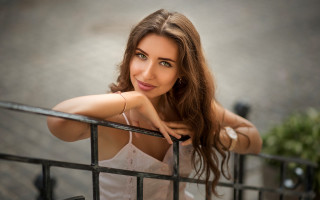 Woman smiling portrait elina karimova - a smile free wallpaper for desktop