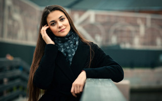 Woman longhair wall phone scarf - a scarf free wallpaper