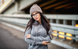 Woman glasses hat bridge crossed - glass and a hat free wallpaper
