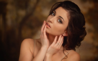 Woman ring portrait studio tree - her finger free wallpaper