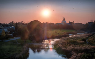 Danube bridge church sunset birds - a few bird free wallpaper