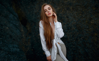 Woman longhair cellphone rock romanticism - flowing hair free wallpaper