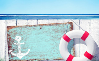 Life preserver wooden wall ocean - summer free wallpaper