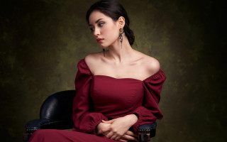 Woman red dress chair side - her knee free wallpaper