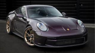 Purple porsche sports car garage - panfuturism free wallpaper