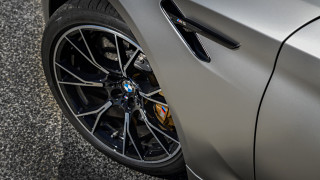 Car wheel street blackrim yellowbrake - sharp detail free wallpaper