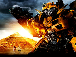 Man woman giant robot desert - edward george handel lucas free wallpaper