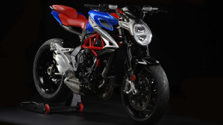 Red white blue motorcycle dosso - motorcycle free wallpaper