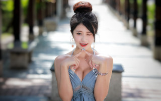 Blue dress portrait bokeh bare - phuoc quan free wallpaper