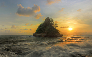 Small island ocean sunset waves - wave free wallpaper