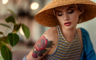 Woman hat rose flower makeup - her arm free wallpaper